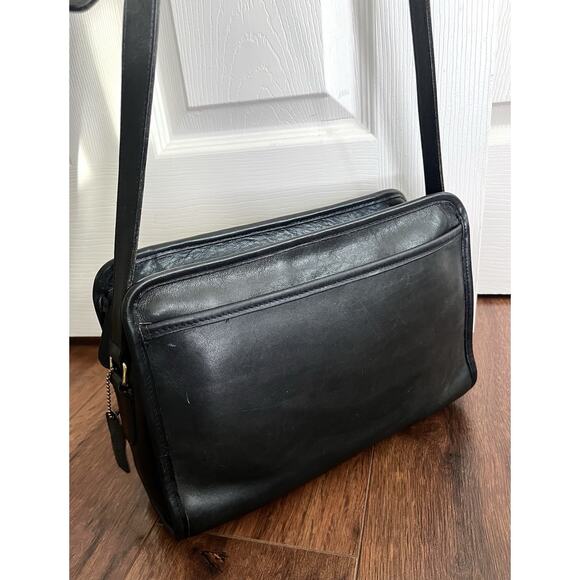 COACH Vintage 80’s Navy Leather 9820 Swagger Purse Bag Crossbody Made USA - Picture 4 of 12